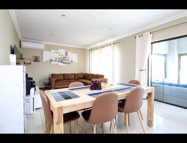 3 BEDROOM TOWNHOUSE FOR SALE IN THATCHFIELD